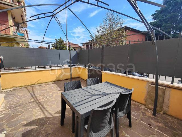 Appartamento in affitto a Roma via Publio Elio, arredato, giardino privato, riscaldamento autonomo TrovaCasa