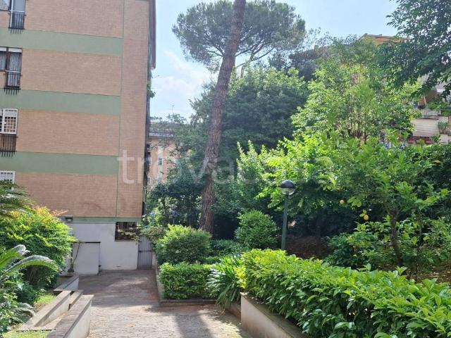 Appartamento in affitto a Roma via Piero Foscari, 116, servizio di portineria, luminoso, balcone TrovaCasa