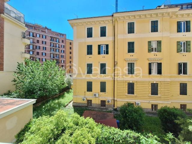 Appartamento in affitto a Roma via Pinerolo, parzialmente arredato, contesto signorile, giardino condominiale TrovaCasa