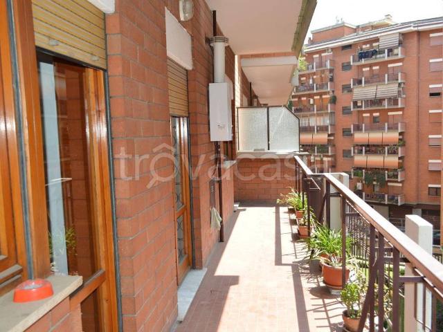 Appartamento in affitto a Roma via Pisino, 153, arredato, riscaldamento centralizzato, balcone TrovaCasa