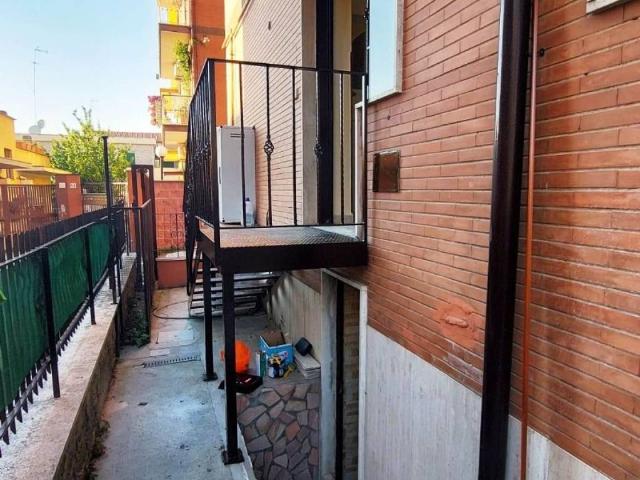 Appartamento in affitto a Roma via Pragelato, arredato, giardino privato, terrazzo TrovaCasa