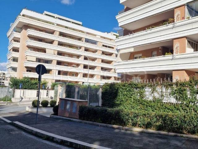 Appartamento in affitto a Roma via Riva Ligure, 45, arredato, giardino privato, nuova costruzione TrovaCasa