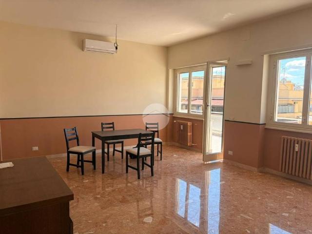 Appartamento in affitto a Roma via Roccaporena, 9, terrazzo, parzialmente arredato, ristrutturato TrovaCasa