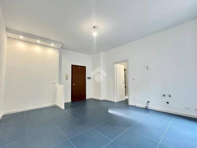 Appartamento in affitto a Roma via Roberto Lepetit, 196, non arredato/vuoto, giardino privato, terrazzo TrovaCasa