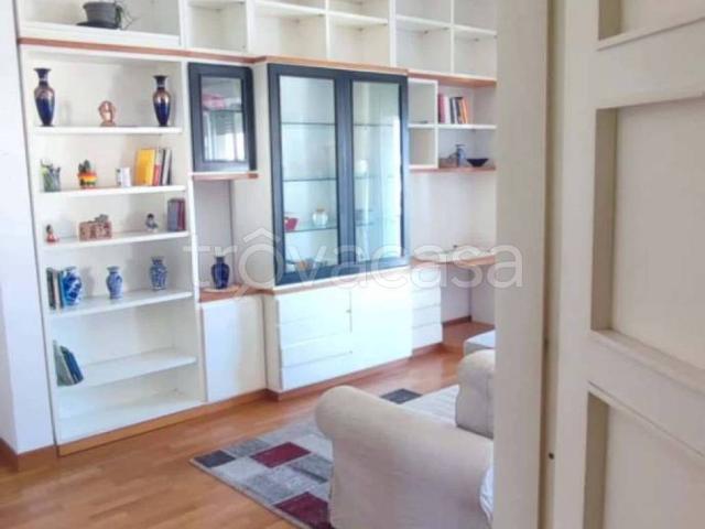 Appartamento in affitto a Roma via Rodolfo Grimaldi Casta, arredato, vista mare, lavatrice TrovaCasa