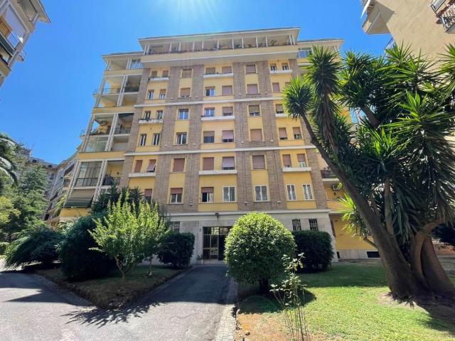 Appartamento in affitto a Roma via rosa raimondi garibaldi 119, arredato, ascensore, riscaldamento centralizzato TrovaCasa
