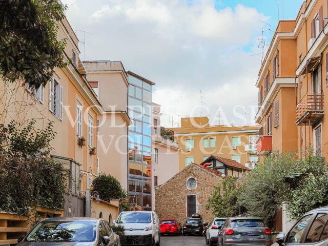 Appartamento in affitto a Roma via Rossano, arredato, aria condizionata, doppi vetri TrovaCasa