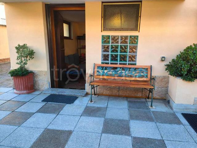 Appartamento in affitto a Roma via Stefano de Stefani, arredato, giardino privato, cucina a vista TrovaCasa