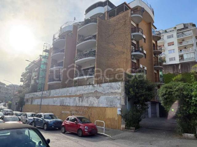 Appartamento in affitto a Roma via San Godenzo, non arredato/vuoto, terrazzo, ingresso indipendente TrovaCasa