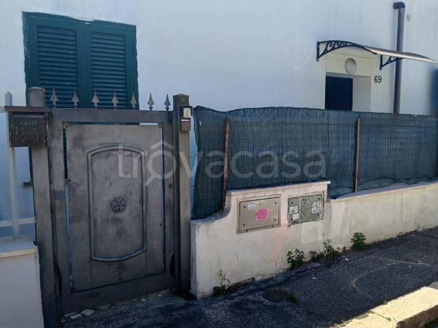 Appartamento in affitto a Roma via Sassonegro, arredato, giardino privato, angolo cottura TrovaCasa