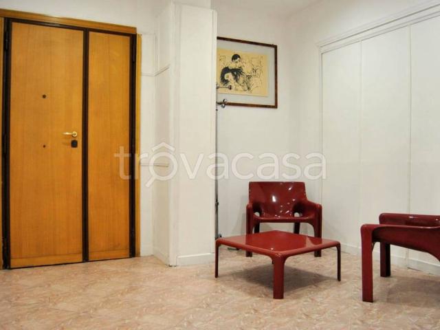 Appartamento in affitto a Roma via Tuscolana, 809, arredato, cucina abitabile, doppi servizi TrovaCasa