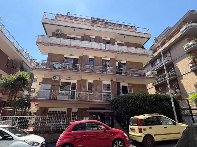 Appartamento in affitto a Roma via Teofilo Folengo, 32, arredato, giardino privato, ristrutturato TrovaCasa