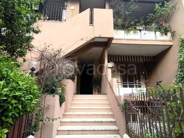 Appartamento in affitto a Roma via Tespi, arredato, giardino privato, balcone TrovaCasa