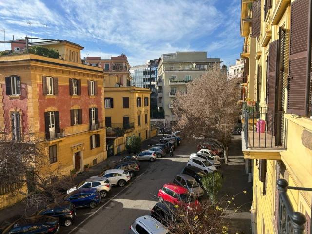 Appartamento in affitto a Roma via Treviso, non arredato/vuoto, immobile di prestigio, cantina TrovaCasa