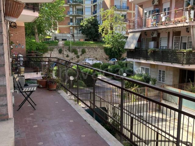 Appartamento in affitto a Roma via Ubaldino Peruzzi, arredato, centrale, balcone TrovaCasa
