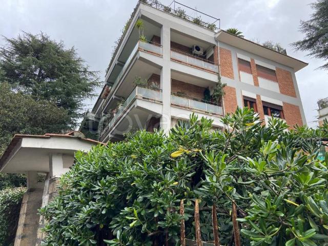 Appartamento in affitto a Roma via Ugo De Carolis, posto auto, box, terrazzo TrovaCasa