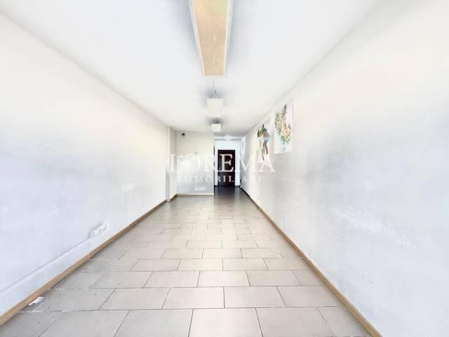 Appartamento in affitto a Roma via Umberto Giordano, non arredato/vuoto, terrazzo, ascensore TrovaCasa