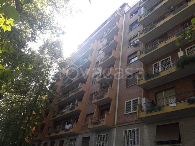Appartamento in affitto a Roma via Valsolda, arredato, ascensore, balcone TrovaCasa
