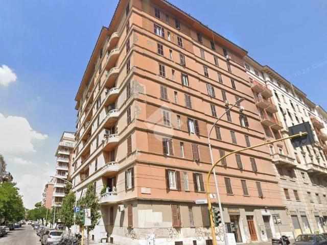 Appartamento in affitto a Roma via Vetulonia, 43, arredato, ascensore, balcone TrovaCasa