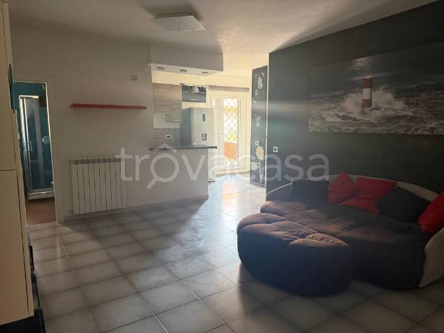 Appartamento in affitto a Roma via Villalago, arredato, terrazzo, riscaldamento autonomo TrovaCasa