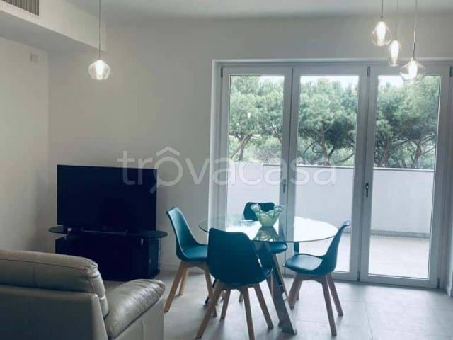 Appartamento in affitto a Roma via Vitaliano Brancati, arredato, terrazzo, nuova costruzione TrovaCasa
