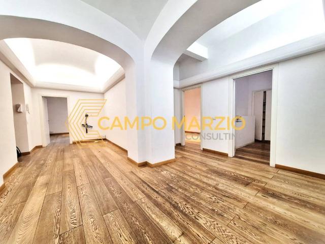 Appartamento in affitto a Roma via Vittorio Veneto, non arredato/vuoto, ascensore, doppia esposizione TrovaCasa