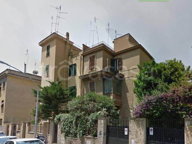 Appartamento in affitto a Roma via Volterra, arredato, posto auto, riscaldamento autonomo TrovaCasa