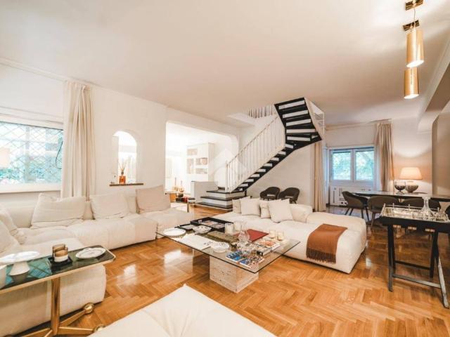 Appartamento in affitto a Roma viale Cortina d'Ampezzo, 170, arredato, giardino privato, box TrovaCasa