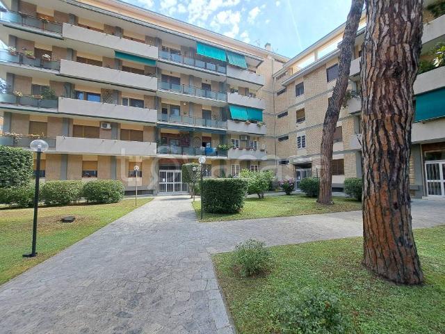 Appartamento in affitto a Roma viale Africa, 106, arredato, giardino privato, terrazzo TrovaCasa