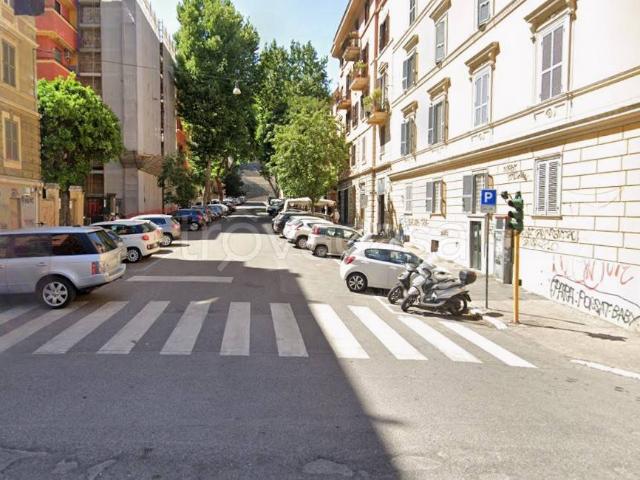 Appartamento in affitto a Roma viale Glorioso, 15, arredato, buono stato, contesto signorile TrovaCasa