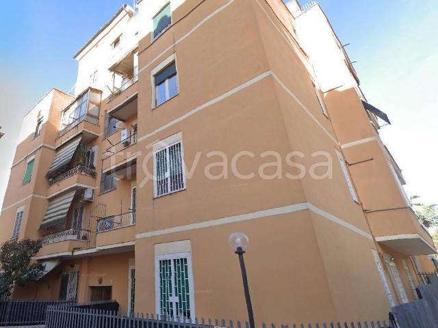 Appartamento in affitto a Roma viale della Bella Villa, arredato, senza ascensore, balcone TrovaCasa