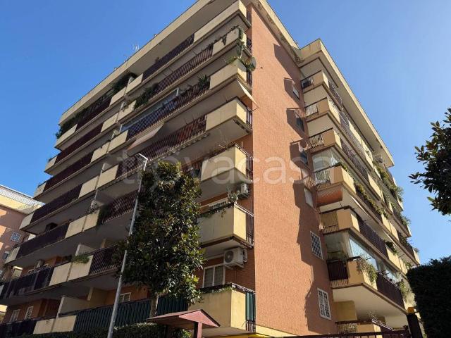 Appartamento in affitto a Roma viale della Grande Muraglia, posto auto, terrazzo, riscaldamento autonomo TrovaCasa
