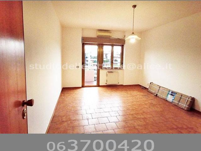 Appartamento in affitto a Roma viale Ettore Franceschini, terrazzo, riscaldamento autonomo, ascensore TrovaCasa