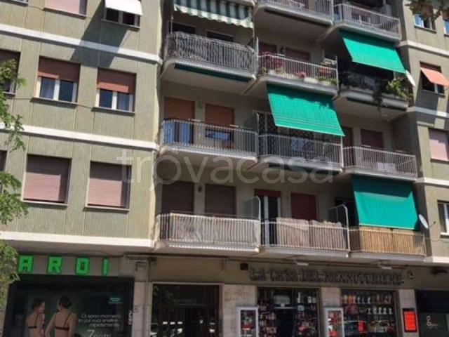 Appartamento in affitto a Roma viale Vasco de Gama 34, arredato, ascensore, luminoso TrovaCasa