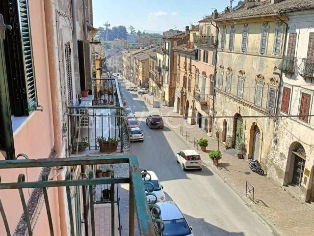 Appartamento in affitto a Ronciglione corso Umberto I, arredato, luminoso, balcone TrovaCasa