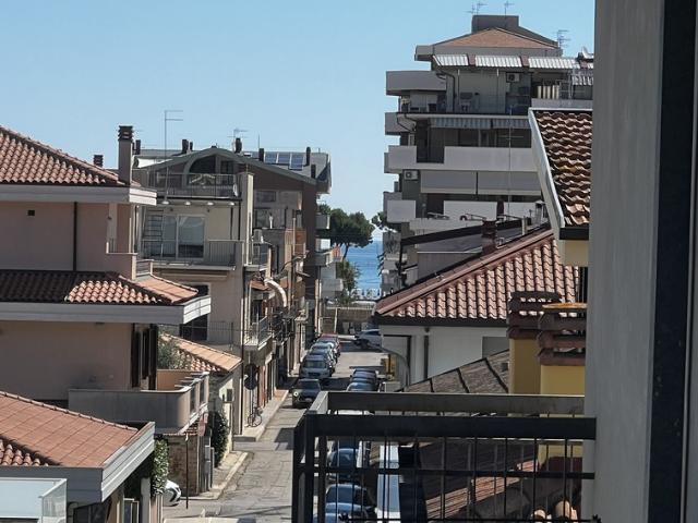 APPARTAMENTO in AFFITTO a ROSETO DEGLI ABRUZZI di 3 vani