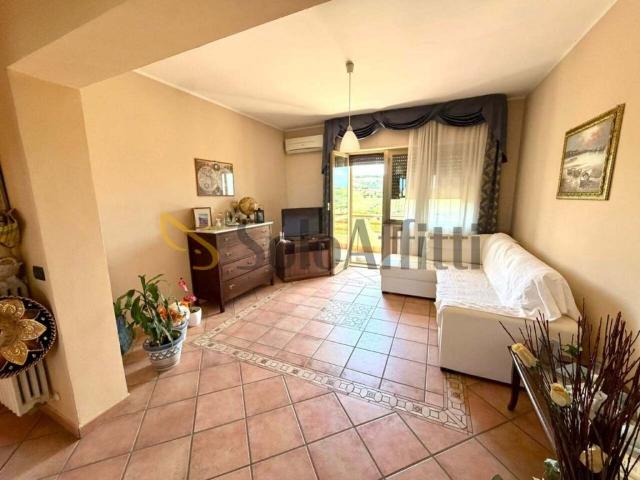 Appartamento in affitto a Roseto degli Abruzzi località Fosso Corno, 6, non arredato/vuoto, posto auto, vista mare TrovaCasa