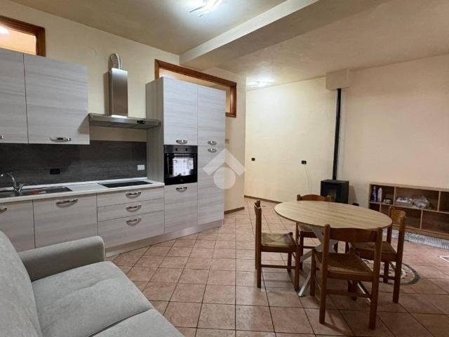 Appartamento in affitto a Rossana via Giuseppe Mazzini, arredato, ristrutturato, box doccia TrovaCasa