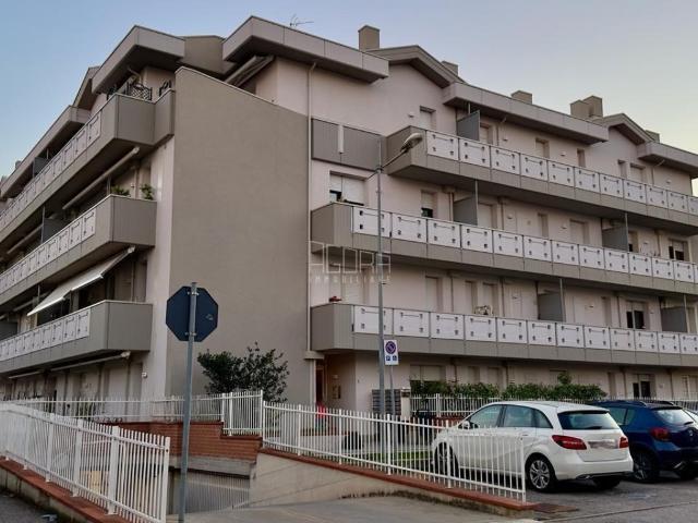 Appartamento in affitto a Rovigo via Aldo Moro, 5, arredato, box, terrazzo TrovaCasa
