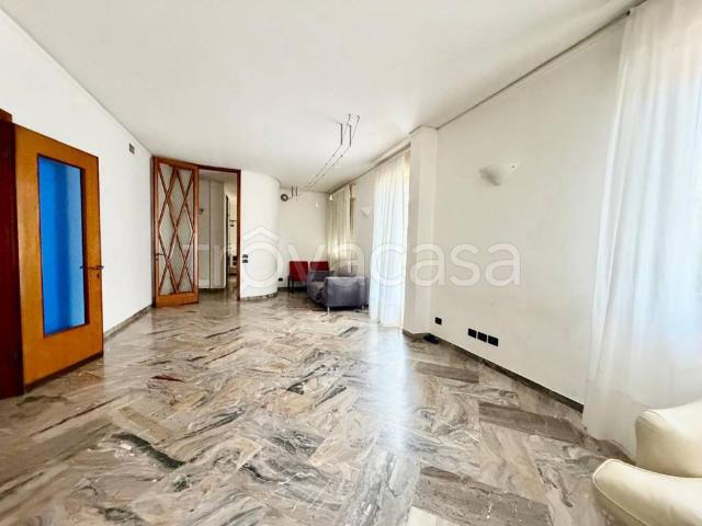 Appartamento in affitto a Rovigo viale Trieste, 19, non arredato/vuoto, terrazzo, senza ascensore TrovaCasa