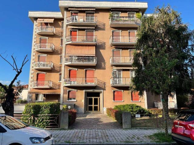 Appartamento in affitto a Rozzano MI