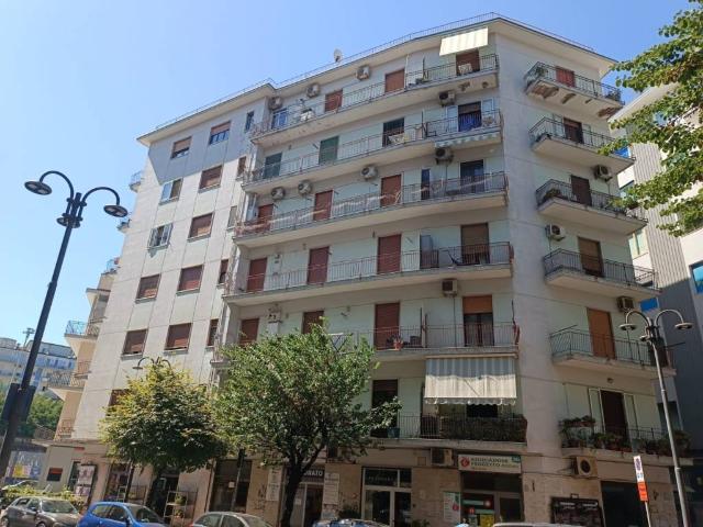 Appartamento in affitto a Salerno SA