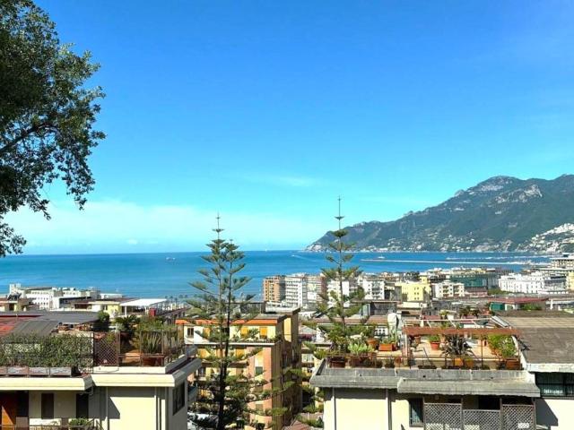 Appartamento in affitto a Salerno, posto auto, box, ascensore TrovaCasa