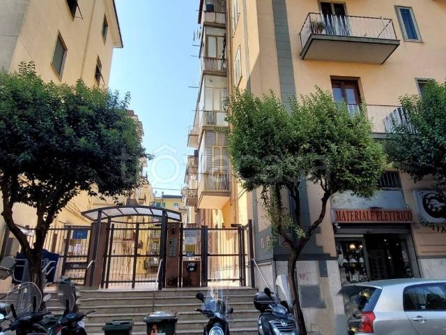 Appartamento in affitto a Salerno via Nizza, 134, non arredato/vuoto, centrale, vicinanze negozi TrovaCasa