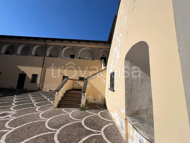 Appartamento in affitto a Salerno via Firmio Leonzio, arredato, posto auto, balcone TrovaCasa