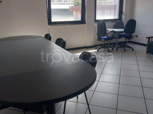 Appartamento in affitto a Salerno via San Leonardo, 49, arredato, balcone, studio TrovaCasa