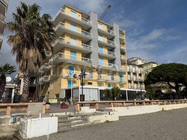 Appartamento in affitto a San Bartolomeo al Mare via Sicilia, 37, arredato, ascensore, centrale TrovaCasa