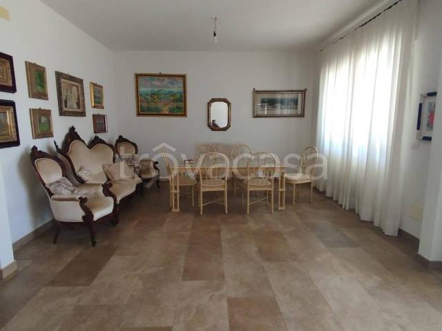 Appartamento in affitto a San Casciano in Val di Pesa via Niccolò Machiavelli, giardino privato, terrazzo, parzialmente arredato TrovaCasa