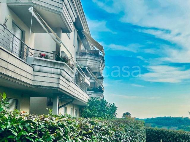 Appartamento in affitto a San Fermo della Battaglia via Luigi Rigamonti, arredato, giardino privato, box TrovaCasa