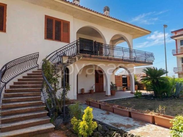 Appartamento in affitto a San Giovanni la Punta via Pier Luigi Deodato, non arredato/vuoto, terrazzo, riscaldamento autonomo TrovaCasa